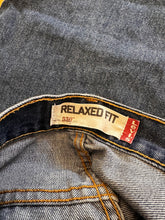 Load image into Gallery viewer, Levis 550 Denim, 40 x 30